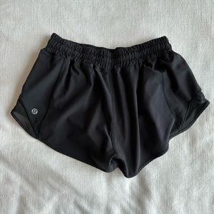 Lululemon Hotty Hot High-Rise Lined Short 2.5”